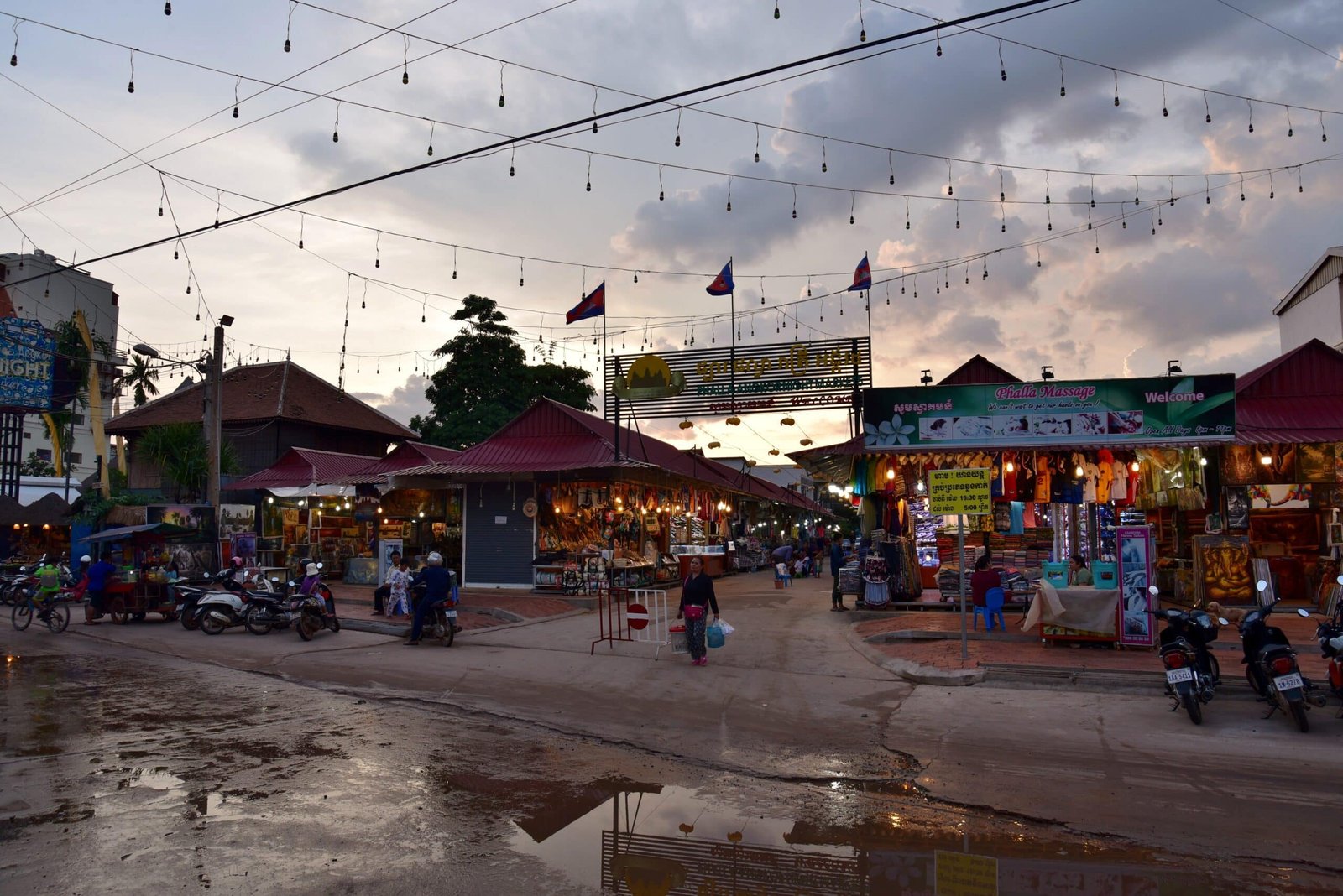 angkor night market 2 1 scaled
